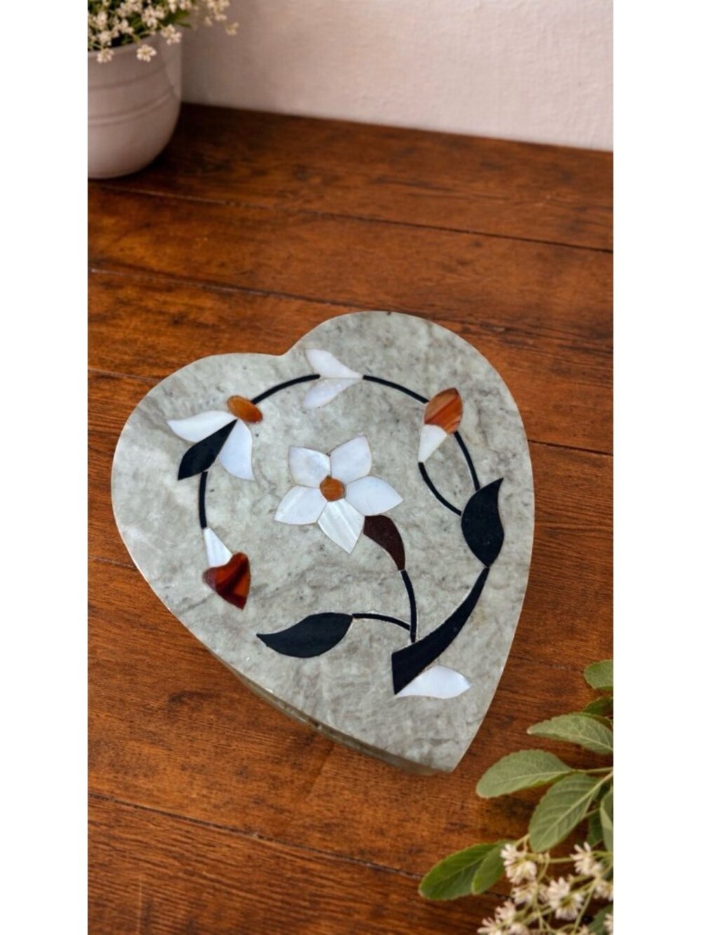 Vintage Heart Shaped Stone Trinket Box Floral Inlay Crowning Touch Collection - Picture 2 of 6